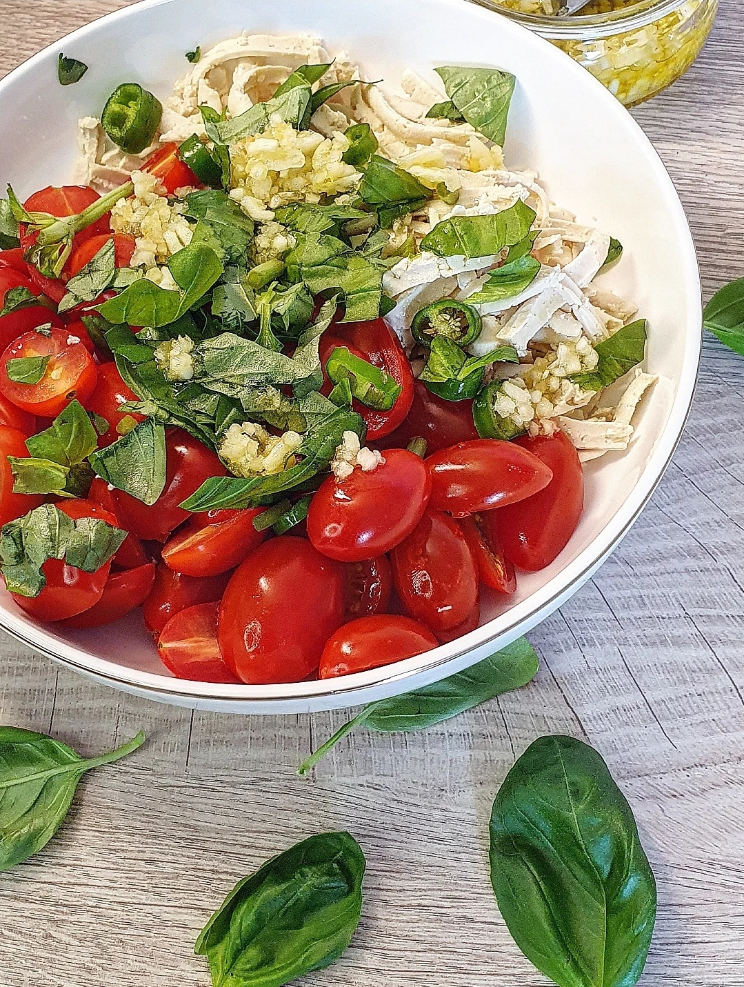 Tofu - Tomaten - Salatvegan und proteinreich