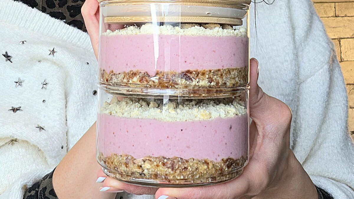 ERDBEER - CASCHEW - DESSERT IM GLAS vegan und ohne raffinierten Zucker