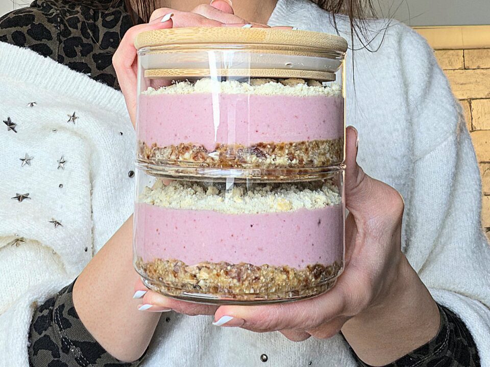 ERDBEER - CASCHEW - DESSERT IM GLAS vegan und ohne raffinierten Zucker