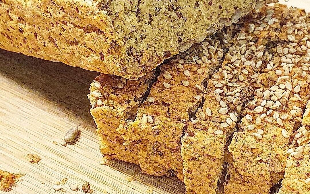 GLUTENFREIES LINSENBROT vegan und proteinreich