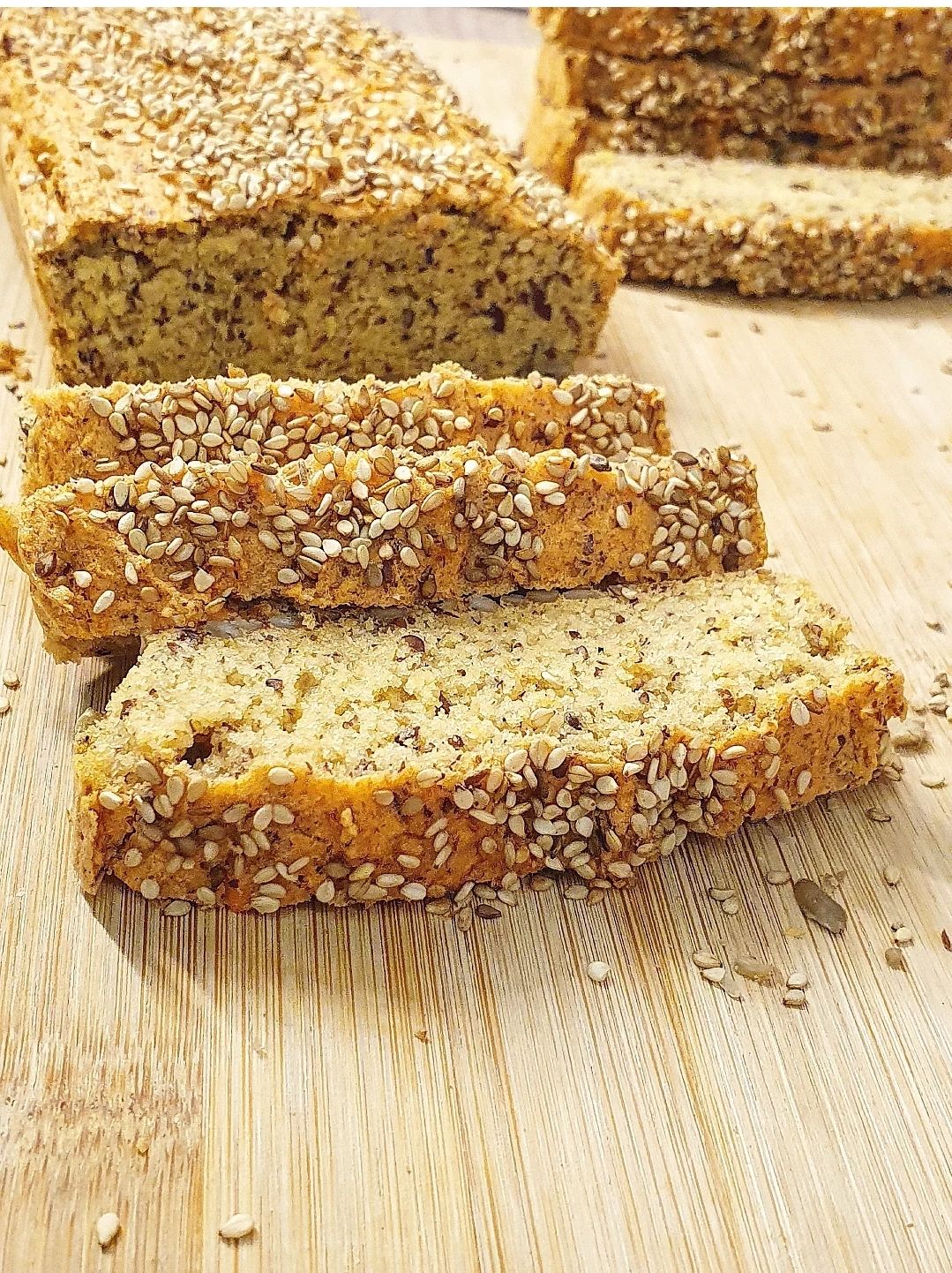 GLUTENFREIES LINSENBROT vegan und proteinreich