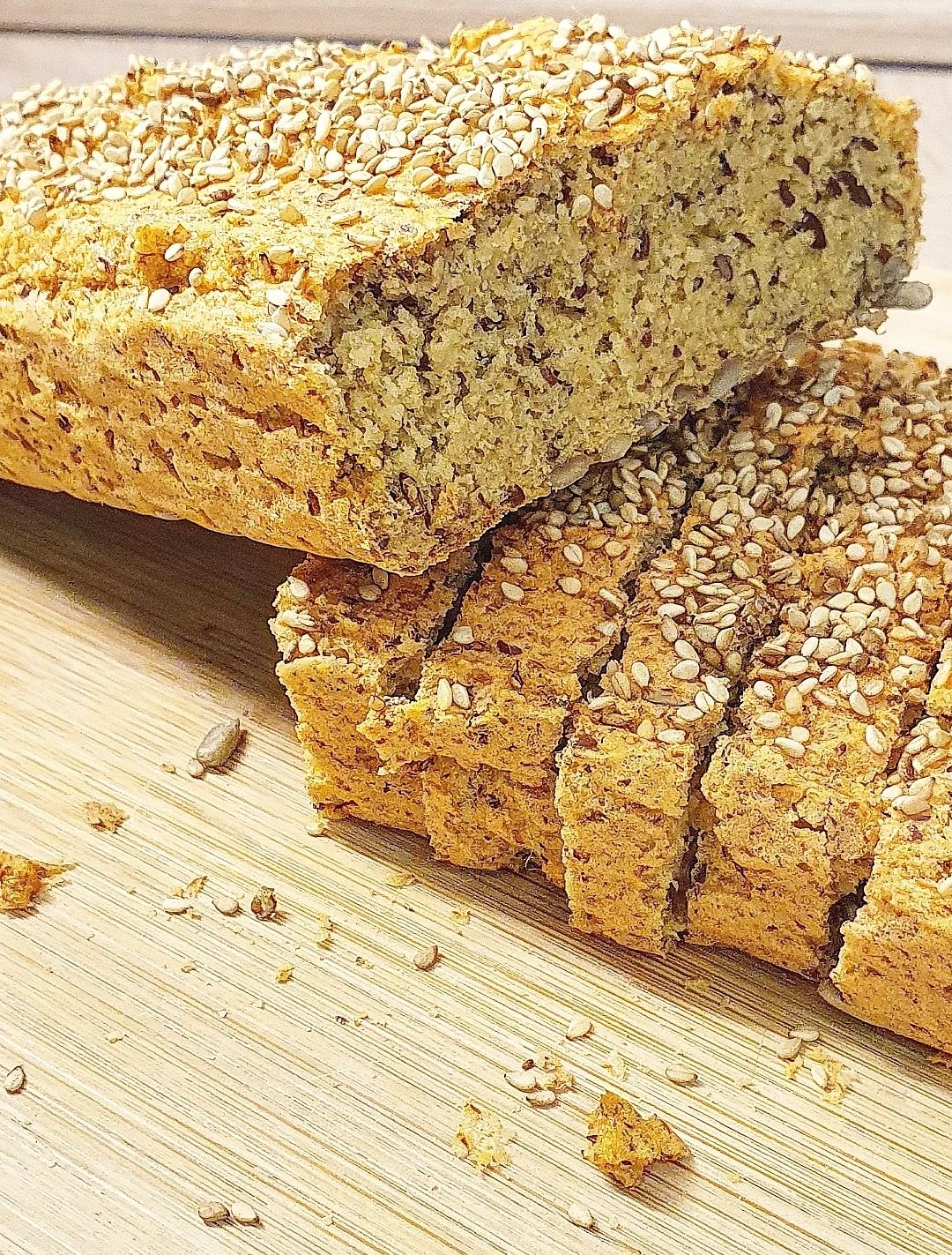 GLUTENFREIES LINSENBROT vegan und proteinreich