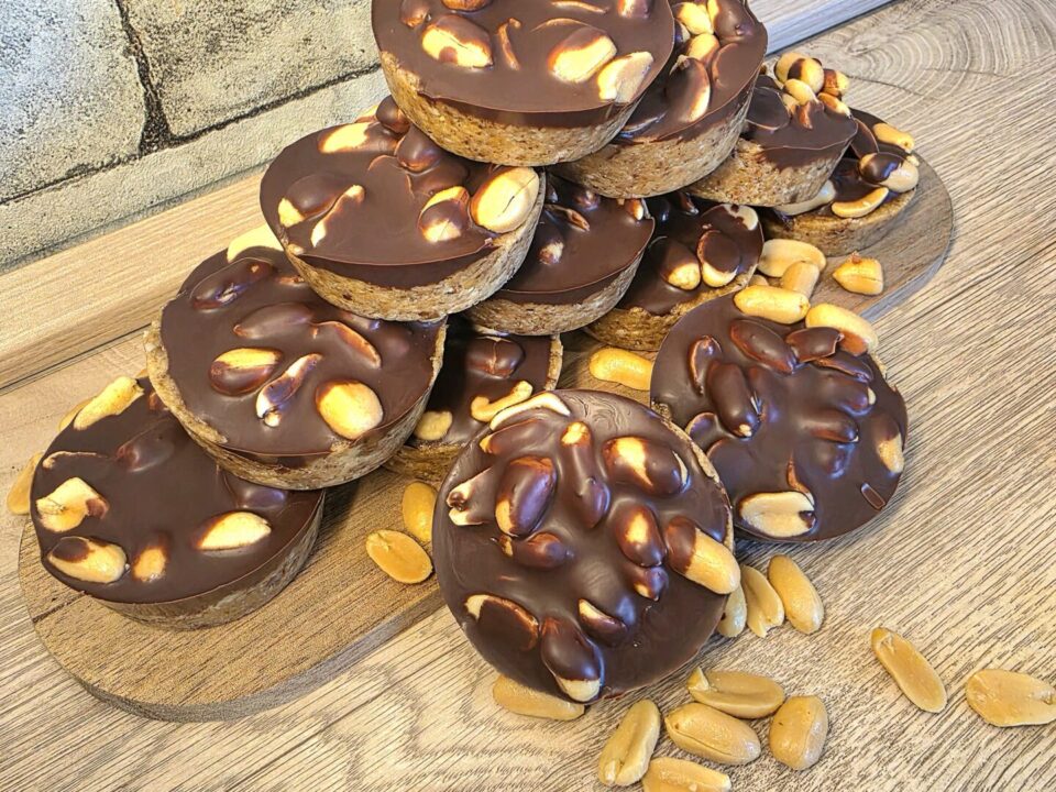 VEGANE SNICKERS-MUFFINS OHNE RAFFINIERTEN ZUCKER