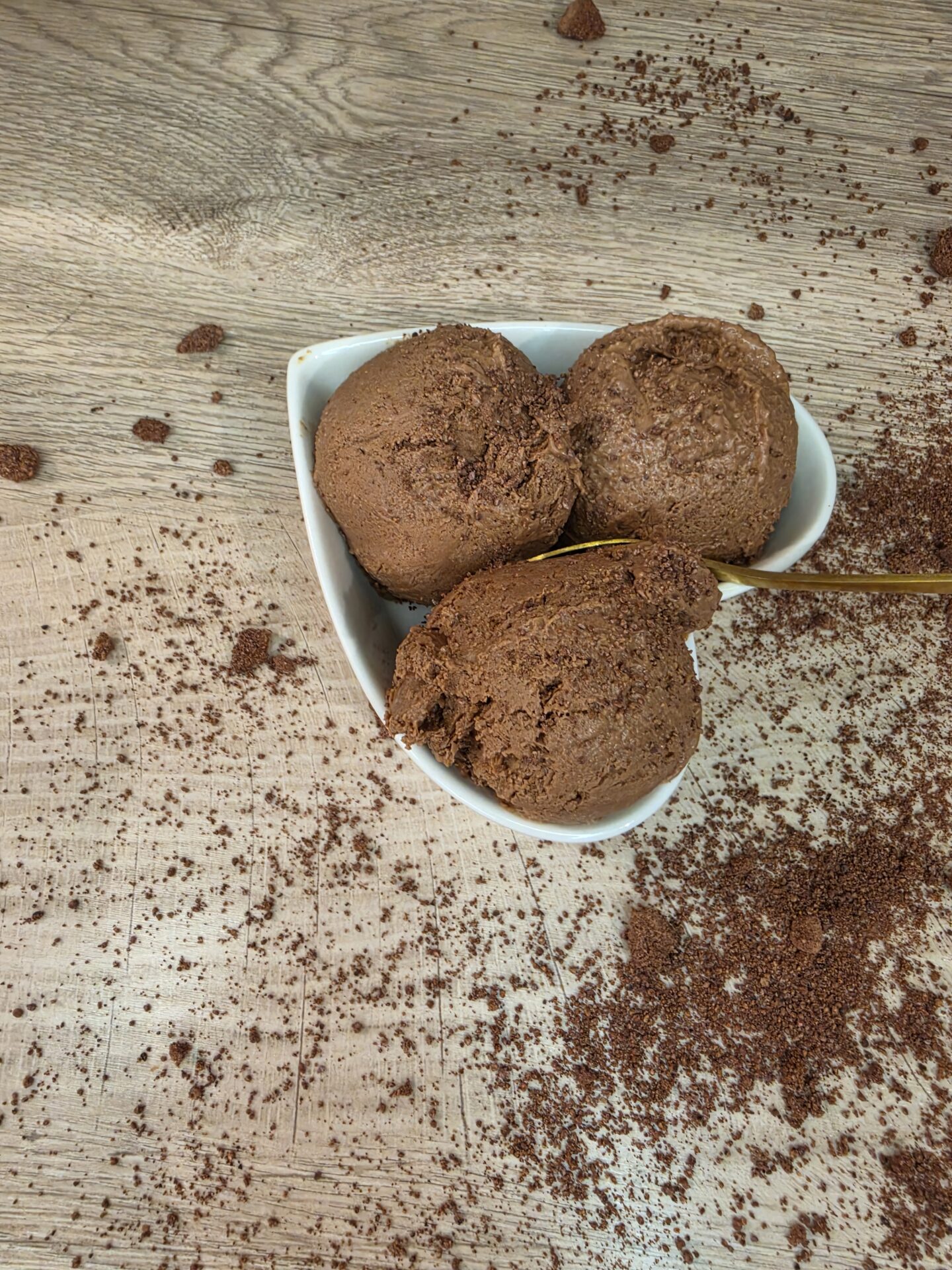 VEGANES SCHOKOLADENEIS ohne raffinierten Zucker 