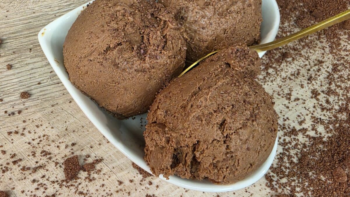 VEGANES SCHOKOLADENEIS ohne raffinierten Zucker 