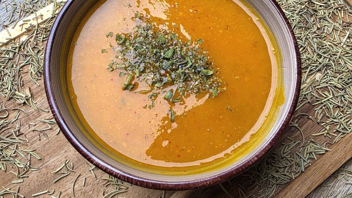 VEGANE KÜRBISCREMESUPPE