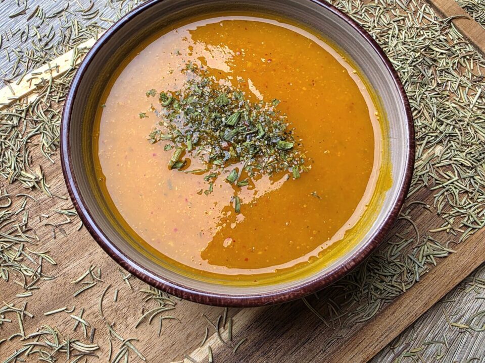VEGANE KÜRBISCREMESUPPE